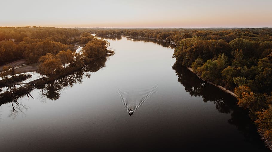 podzim, naživu, cedrové údolí, řeka, stromy, během dne, les, letecký, fotografování sond, strom, nebe, barva, západ slunce, loď, trubec, večer, odraz, Pohled, voda, scenics - příroda, Příroda, krása v přírodě, klid, nikdo, rostlina, den, jezero, klidné scény, vysoký úhel pohledu, nábřeží, venku, mimoměstské scény, krajina, zvíře, 2K