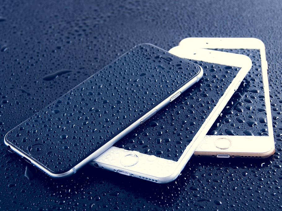 tres, espai, gris, plata, or iphone 6 ', 6, iphone, ios, poma, 6s, més, blanc, mòbil, android, tecnologia, smartphone, pantalla, negocis, pluja, rosada, tirar, aigua, arc de Sant Martí, reflexió, fons, fred, humit, líquid, vidre, condensació, blau, aqua, guai, patró, bombolla, netejar, cap gent, primer pla, natura morta, connexió, taula, a l'interior, vista d’angle alt, tecnologia sense fils, dispositiu d’informació portàtil, telèfon intel·ligent, centrar-se en primer pla, comunicació, telèfon mòbil, metall, enfocament selectiu, dia, sol objecte, teclat, accessori personal, 4K