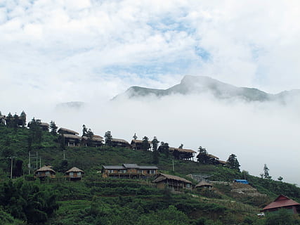 1a vez do vietnã, casas marrons, Cidade, lado da montanha, montanha, nuvens, névoa, exterior do edifício, arquitetura, estrutura construída, céu, construção, beleza na natureza, casa, nuvem - céu, scenics - natureza, natureza, ninguém, meio Ambiente, árvore, dia, Distrito residencial, plantar, terra, panorama, ao ar livre, poluição, 2K, CC0, domínio público, royalty free