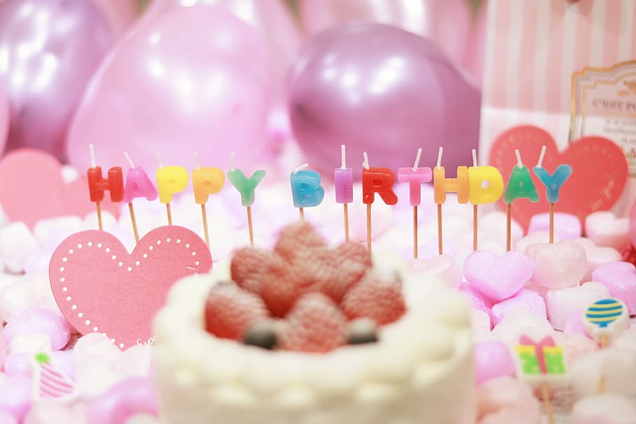 torta rotonda, fragole, superiore, il giro, torta, in cima, celebrazione, compleanno, dolce, cibo dolce, festa - evento sociale, cibo, decorazione, caramella, Cupcake, colore rosa, torta di compleanno, candela, glassatura, nozze, multicolore, buongustaio, amore, cibo e bevande, evento, Palloncino, al forno, anniversario, a forma di cuore, nessuno, tentazione, candele di compleanno, 1080P