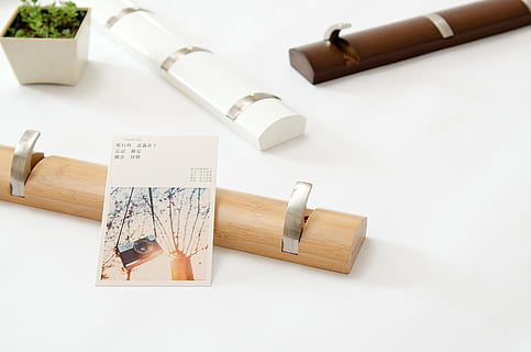 giapponese, gancio, piccolo fresco, penna, in casa, vista dall'alto, carta, nessuno, creatività, arte e artigianato, tavolo, sfondo bianco, natura morta, legno - materiale, strumento di scrittura, testo, rappresentazione, girato in studio, penna stilografica, schizzo, avvicinamento, mestiere, comunicazione, 2K, CC0, dominio pubblico, privo di copyright