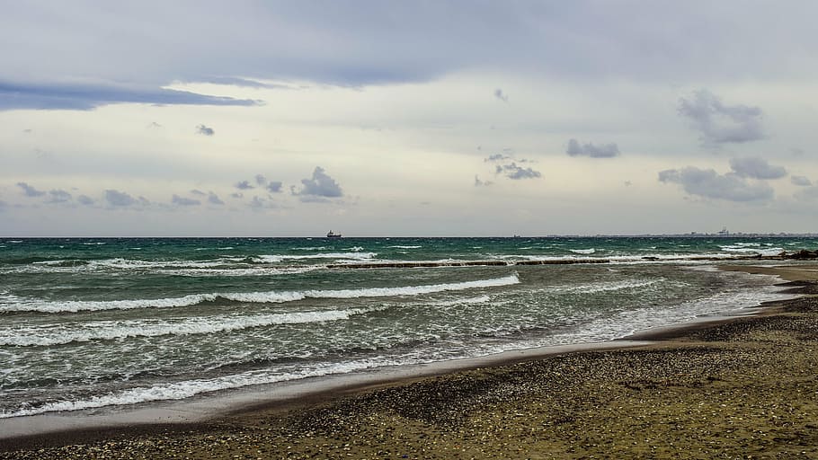 platja, mar, onades, ennuvolat, Ventós, paisatge, larnaca, Xipre, aigua, terra, cel, núvol - cel, horitzó, bellesa a la natura, horitzó sobre l’aigua, onada, escenics - natura, sorra, moviment, naturalesa, esport, tranquil·litat, escena tranquil·la, esport aquàtic, cap gent, a l'aire lliure, 5K