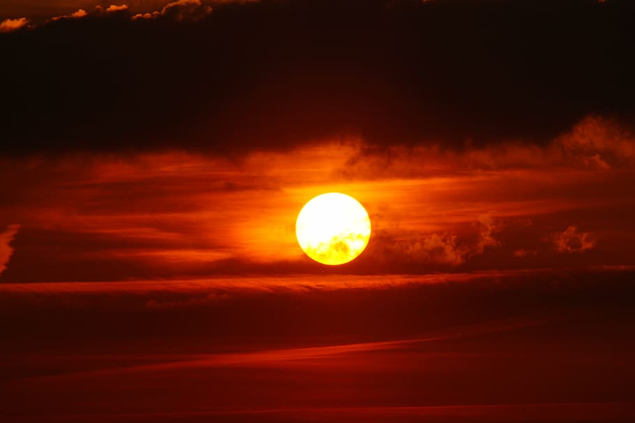 núvols, paisatges solars, solar, eclipsi, naturalesa, cel, sol, vespre, alba, posta de sol, sortida del sol, degradat, groc ataronjat, negre, núvol - cel, color taronja, astronomia, bellesa a la natura, lluna, a l'aire lliure, escenics, cel dramàtic, espai, escenics - natura, cercle, llum solar, forma geomètrica, cap gent, forma, idíl·lic, groc, fosc, brillant, 5K