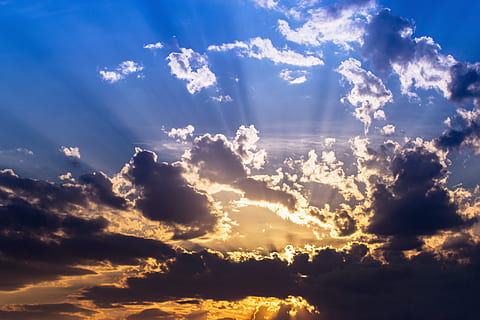 solnedgang, himmel, skyer, vest, himlen, Land, om aftenen, blå, orange, Sky, lys, slovakiet, sky - himmel, natur, levende farve, cloudscape, dramatisk himmel, skønhed i naturen, scenics - natur, ro, rolig scene, sollys, ingen mennesker, idyllisk, lav vinkel visning, orange farve, solstråle, udendørs, baggrunde, sol, lyse, meteorologi, Stærkt oplyst, 5K, CC0, offentligt domæne, royaltyfrie