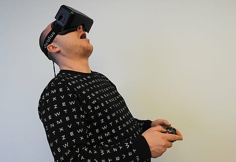 man playing vr, man, vr, virtual reality, technology, virtual, reality, device, headset, entertainment, male, game, visual, future, innovation, virtuality, virtual Reality Simulator, cyberspace, men, video Game, gamer, people, one person, wireless technology, indoors, lifestyles, communication, studio shot, smart phone, side view, real people, young adult, leisure activity, portable information device, holding, standing, young men, connection, profile view, 4K, CC0, public domain, royalty free