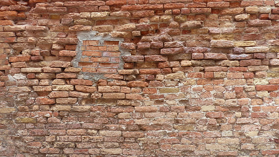 Wand, Textur, Hintergrund, Steine, Ziegel, Pflastersteine, Gebäude, Steinwand, Mauerwerk, alt, spröde, Backstein, die Architektur, gebaute Struktur, Ziegelwand, Vollbild, Wandbau - Funktion, Hintergründe, keine Leute, Muster, Tag, solide, Gebäudehülle, texturiert, draußen, stein material, braun, verwittert, 4K, CC0, gemeinfrei, lizenzfrei