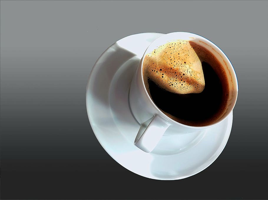 cafeteria, beure, kaeffchen, cafè, trencar, tassa, cafè - beguda, menjar i beguda, tassa de cafè, refresc, tir de l'estudi, natura morta, plat, beguda espumosa, directament a sobre, fons negre, a l'interior, frescor, beguda calenta, vaixella, taula, primer pla, cap gent, begudes sense alcohol, latte, 1080P