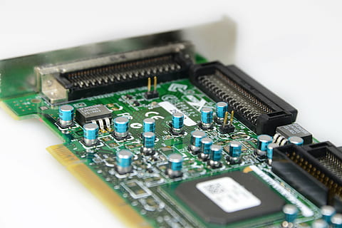 Grün, schwarz, Grafikkarte, Weiß, Hintergrund, Netzwerkkarte, Karte, pci, Riser Board, Chip, Tafel, Linie, Computer, Elektronik, Linien, Datenverarbeitung, Komponente, Technologie, Makro, Hardware-, datailaufnahme, es, Verbindungen, Elko, Nahansicht, Ausrüstung, Elektronik-Industrie, elektrische Komponente, Leiterplatte, Computerteil, Computerchip, Industrie, Computerausrüstung, Hauptplatine, keine Leute, Verbindung, Komplexität, selektiver Fokus, drinnen, Studioaufnahme, extreme Nahaufnahme, Zentralprozessor, Elektronikladen, elektrische Ausrüstung, 5K, CC0, gemeinfrei, lizenzfrei