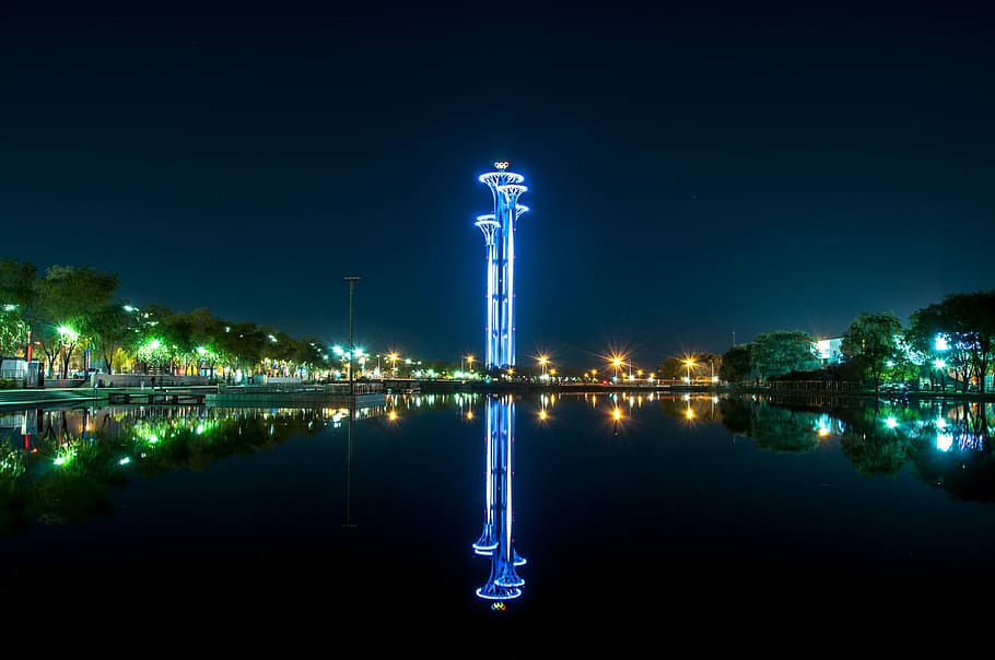 See, Reflexion, Peking, Nacht-, beleuchtet, Wasser, draußen, Blau, die Architektur, Gebäudehülle, keine Leute, Himmel, gebaute Struktur, Natur, Reiseziele, Turm, Stadt, Gebäude, Religion, Licht - natürliches Phänomen, 4K