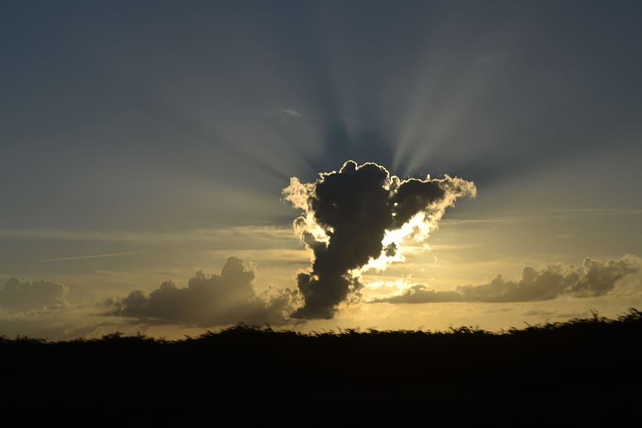 llum, cloudformation, posta de sol, cuba, impressió, naturalesa, silueta, cap gent, a l'aire lliure, cel, núvol - cel, bellesa a la natura, escena tranquil·la, tranquil·litat, escenics - natura, medi ambient, raig de sol, arbre, paisatge, planta, escena no urbana, llum solar, terra, cel dramàtic, contaminació de l'aire, Pol · lució, 4K