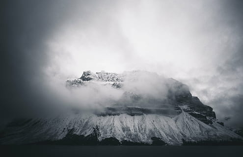 fotografi grayscale, gunung, Abu-abu, skala, foto, berawan, hari, dataran tinggi, gunung berapi, awan, kabut, alam, hitam dan putih, tidak ada orang, di luar rumah, awan - langit, pemandangan, langit, air, keindahan di alam, lingkungan Hidup, scenics - alam, adegan non-urban, tanah, geologi, ketenangan, adegan yang tenang, asap - struktur fisik, kekuatan di alam, puncak gunung, mata air panas, kawah gunung berapi, 5K, CC0, domain publik, bebas royalti