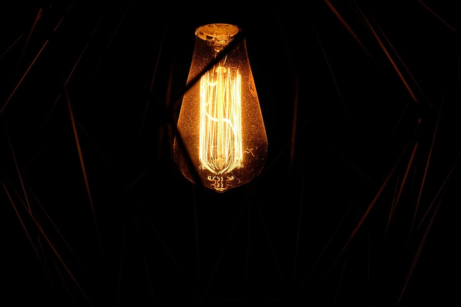edison bulb, edison, bec, obiecte, alte, noapte, luminos, felinar, iluminat, echipamente de iluminat, întuneric, Halloween, lampă electrică, lumină - fenomen natural, foc - fenomen natural, culoare neagră, electricitate, Fundal negru, nici o persoana, ușoară, a închide, lumina electrica, filament, în interior, studio shot, tehnologie, camera de zi, sticlă - material, un singur obiect, transparent, elimina, Echipament electric, alimentare electrică, 4K