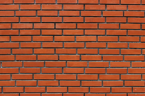 brązowy mur z cegły, cegła, Ściana, architektura, budynek, materiał, budowa, scena, element, tło, czerwony, kuchenka, dachówka, dekoracyjny, projekt, twierdza, tekstura, murarstwo, linia, pulpit, Miasto, dom, solidny, blok, cement, gips, bariera, przeszkoda, impas, tła, wzór, funkcja budowy ścian, ceglana ściana, pełna ramka, kolor pomarańczowy, żadnych ludzi, z rzędu, duża grupa obiektów, zbudowana struktura, zbliżenie, teksturowane, powtórzenie, brązowy, kopia przestrzeń, obfitość, efekt teksturowany, 5K, CC0, domena publiczna, darmowe zdjęcia