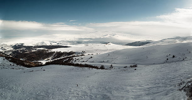 paisatge, hivern, neu, muntanya, tsaghkadzor, congelat, gel, naturalesa, cel, blau, a l'aire lliure, temperatura de fred, escenics - natura, medi ambient, bellesa a la natura, núvol - cel, Serra, tranquil·litat, muntanya nevada, escena tranquil·la, Color blanc, cap gent, dia, escena no urbana, cim de muntanya, pi, 5K, CC0, domini públic, lliure de regalies