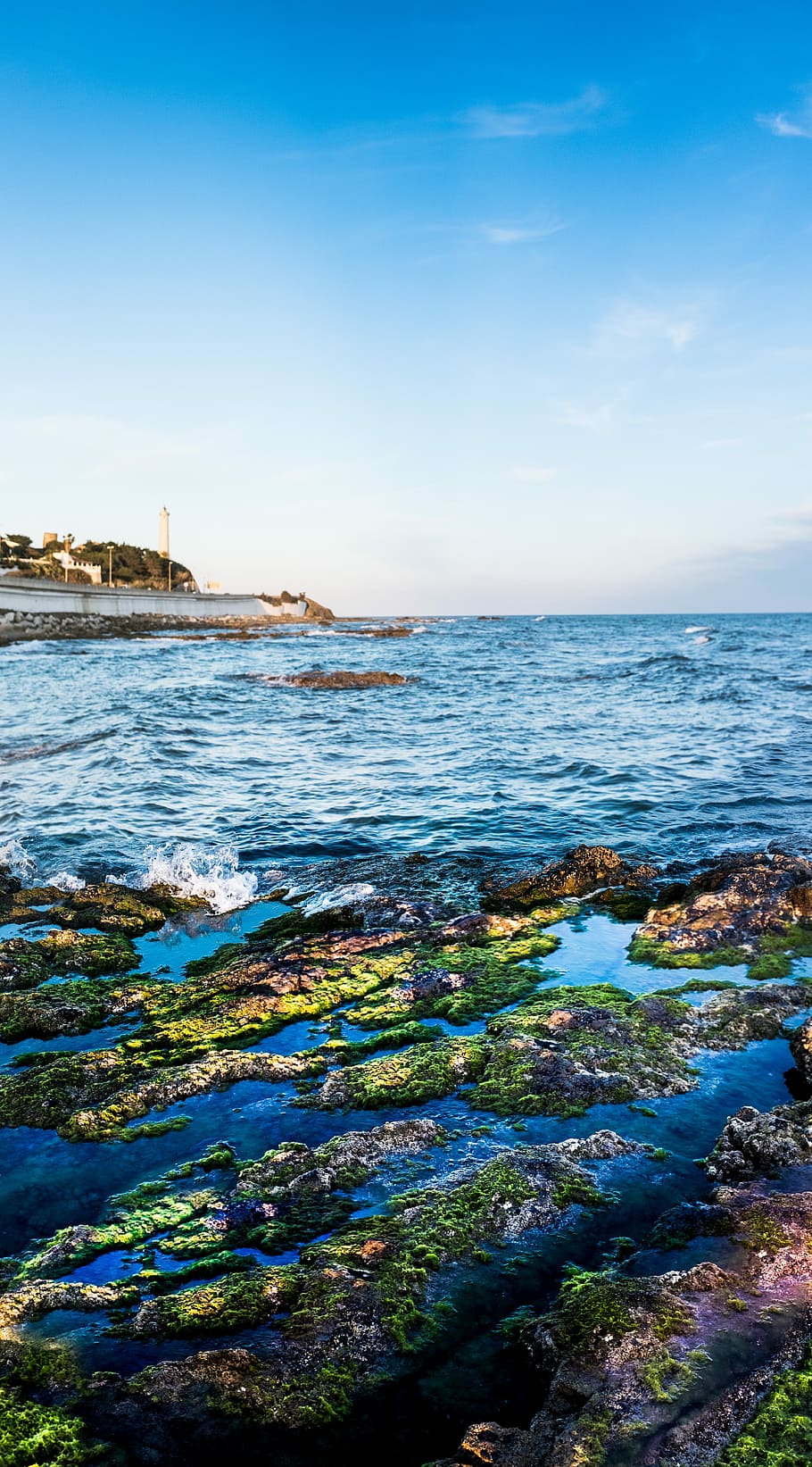 posta de sol, platja, cel blau, taronja, posta de sol, platja, costa, blau, cel, onades, núvols, mijas, malaga, andalusia, espanya, destacats, raigs, sol, mar, aigua, naturalesa, a l'aire lliure, escenics, escenics - natura, bellesa a la natura, cap gent, tranquil·litat, escena tranquil·la, terra, dia, rock, sòlid, idíl·lic, rock - object, núvol - cel, escena no urbana, 8K
