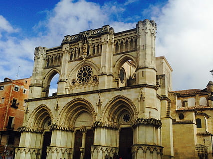 Cuenca, Spanien, Kathedrale, Architektur, cuenca, Spanien, Dom, die Architektur, Stadt, mittelalterlich, UNESCO, Fassade, Monument, historisch, Gebäudehülle, wolke - himmel, Himmel, gebaute Struktur, Religion, Flachwinkelansicht, Bogen, Gebäude, Natur, keine Leute, Reiseziele, Geschichte, Tag, Glauben, die Vergangenheit, Anbetungsstätte, Spiritualität, draußen, architektonische Säule, aufwendig, 2K, CC0, gemeinfrei, lizenzfrei