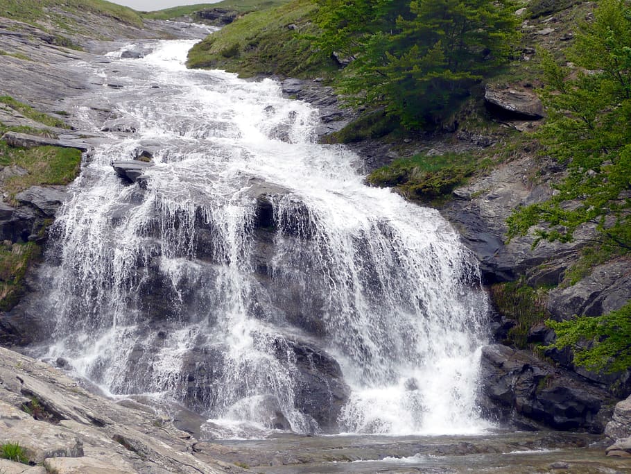 cascada, corrent, paisatge, muntanya, aigua, pedra, rock, riu, naturalesa, rierol, Abruzzo, monti della laga, cento cascate, bellesa a la natura, escenics - natura, moviment, exposició llarga, aigua que flueix, terra, rock - object, moviment borrós, sòlid, medi ambient, bosc, arbre, cap gent, escena no urbana, dia, poder a la natura, a l'aire lliure, que flueix, 2K