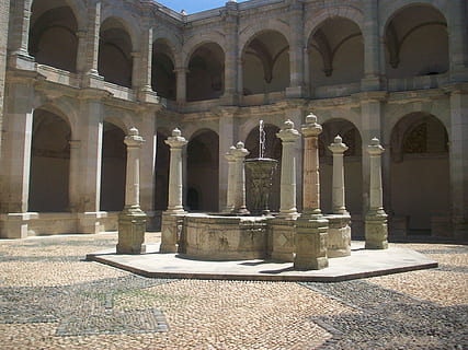 arquitecto, edificio, hormigón, estructura, arquitectura, fuente, monje, monasterio, columna arquitectonica, historia, el pasado, estructura construida, arco, día, naturaleza, luz del sol, destinos de viaje, exterior del edificio, antiguo, turismo, sombra, nadie, arcada, viaje, al aire libre, columnata, civilización antigua, patio, 2K, CC0, dominio público, libre de derechos