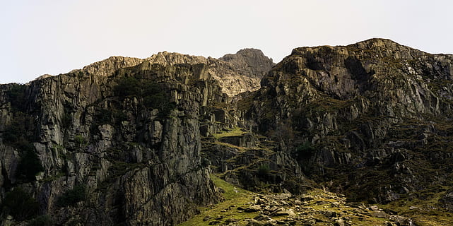 bergsbrygga, molnig, himmel, dagtid, berg, blå, sten, väg, dal, kanjon, rock-objekt, fast, natur, sten formation, landa, scenics - natur, växt, skönhet i naturen, träd, miljö, inget folk, resmål, landskap, bergskedja, klippa, icke-urbana scenen, utomhus, eroderade, tall, bildning, barrträd, 5K, CC0, offentligt domän, royaltyfria