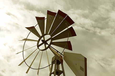 wind, windmill, cloudy, energy, turbine, rotating, blades, rural, skyward, farm, blade, turning, spinning, gray, rustic, spacing, rotor, sky, cloud - sky, renewable energy, alternative energy, low angle view, wind turbine, nature, fuel and power generation, wind power, no people, environmental conservation, environment, day, traditional windmill, water pump, technology, shape, outdoors, built structure, wheel, 2K, CC0, public domain, royalty free