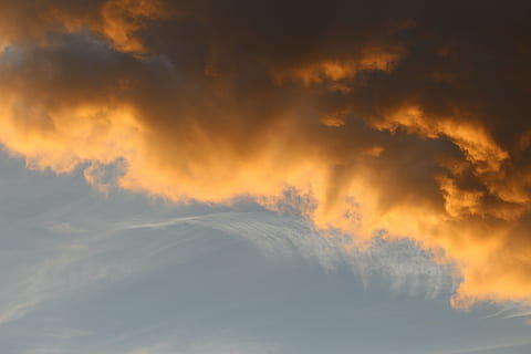nuvole, inoltrare, cielo serale, tramonto, temporale, cielo, abendstimmung, forma di nuvole, natura, nuvola - cielo, tempo metereologico, Cloudscape, blu, all'aperto, sfondi, crepuscolo, luce del sole, Paesaggi, estate, sole, cielo drammatico, ambiente, bellezza nella natura, nuvoloso, tempesta, nessuno, scenics - natura, la tranquillità, buio, cielo lunatico, atmosfera, idilliaco, umore atmosferico, spiritualità, vento, meteorologia, wispy, 5K, CC0, dominio pubblico, privo di copyright