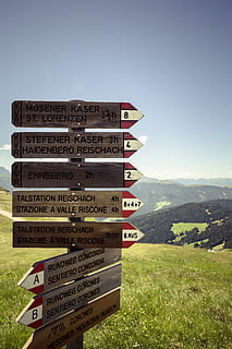 více, destinace, Pohled, hledisko, hora, volný čas, plošina, Zajímavosti, cestovní ruch, Dovolená, turistika, horolezectví, Příroda, přírodní park, les, pole, krajina, Skála, vzdálený pohled, předvídavost, hory, stromy, Jižní Tyrolsko, vysokohorský, dolomity, Itálie, severní itálie, podepsat, sdělení, text, nebe, západní skript, tráva, směrová značka, den, přistát, vedení, symbol šipky, nikdo, informace, scenics - příroda, rostlina, životní prostředí, venku, 5K