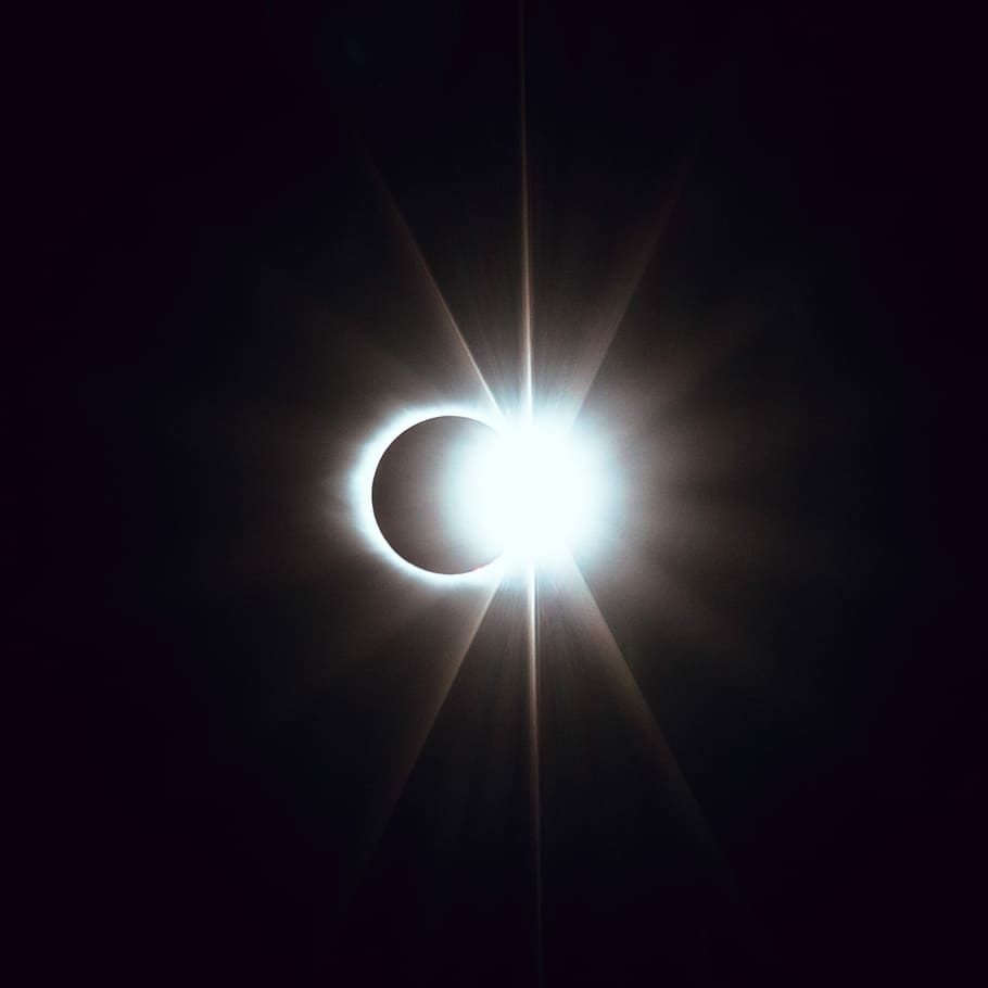 Eclipse solar, Eclipse lunar, Dom, Luna, eclipse, ligero, oscuro, noche, astrofotografia, el gran eclipse solar americano, iluminado, cielo, brillante, nadie, luz - fenómeno natural, equipo de iluminación, destacar, destello de lente, naturaleza, fenomeno natural, ciencia, astronomía, vista de ángulo bajo, luminosidad, 2K