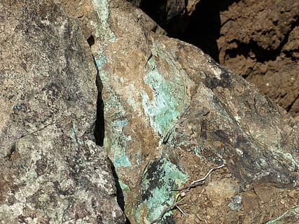 structure, texture, background, brown, pattern, rock, copper, oxide, copper oxide, oxidation, mining, cracks, close, rau, nature, cracked, grain, auburn, stone, fund, ocher, rauh, uneven, turquoise, solid, rock - object, textured, day, rough, no people, close-up, sunlight, outdoors, backgrounds, rock formation, high angle view, geology, full frame, focus on foreground, animal themes, animals in the wild, 2K, CC0, public domain, royalty free