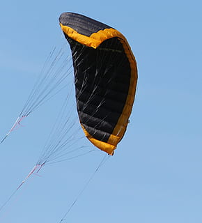 Kite, Dragon, Fly, Windscreen, dragon, fly, steering kite sailing, flying, extreme Sports, sport, paragliding, sky, gliding, parachute, action, blue, parachuting, adventure, outdoors, recreational Pursuit, wind, fun, air, leisure Activity, hobbies, sports And Fitness, no people, low angle view, clear sky, nature, day, mid-air, string, environment, yellow, motion, freedom, 2K, CC0, public domain, royalty free