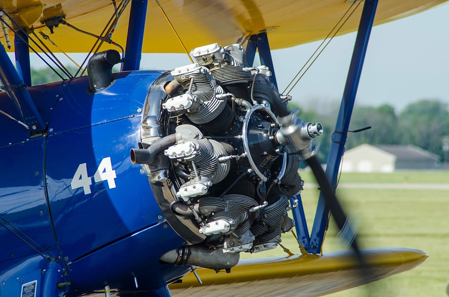biplà blau, motor radial, wwii, hèlix, radial, motor, avió, poder, aviació, tecnologia, avions, fulla, cilindre, metall, vintage, aire, transport, vell, màquina, retro, pistó, enginyeria, clàssic, vol, mecànic, industrial, turbina, ala, indústria, maquinària, obsoleta, vehicle, antiguitat, rotor, aèria, història, disseny, moto, part del vehicle, cap gent, dia, manera de transport, vehicle aeri, a l'aire lliure, naturalesa, blau, primer pla, indústria aeroespacial, equipament, viatjar, helicòpter, centrar-se en primer pla, complexitat, corda, roda, 4K
