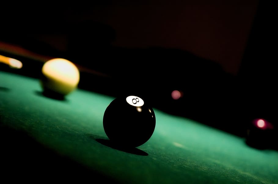 superficiale, fotografia a fuoco, nero, # 8 palla da biliardo, palla, otto, piscina, biliardo, tavolo, 8, biliardo, tavolo, gioco, sport, verde, tempo libero, pub, snooker, numero, Giochi, ricreazione, sfera, sfondo, palle, azione, simbolo, concorrenza, macro, palla da biliardo, pool - stecca sport, tavolo da biliardo, stecca da biliardo, pallino, attività di svago, giochi di svago, colore verde, nessuno, rilassamento, avvicinamento, in casa, concentrarsi sulle conoscenze acquisite, vita notturna, 2K