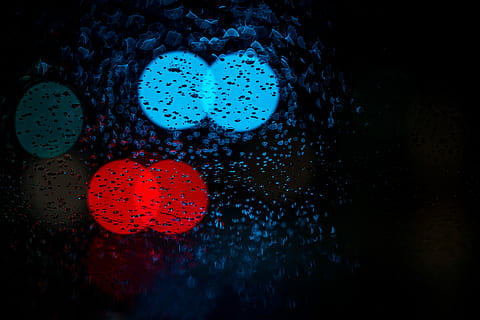 μπλε, το κόκκινο, bokeh light, bokeh φώτα, βρεγμένος, πτώση, γκρο πλαν, εντός κτίριου, χωρίς κόσμο, νερό, βροχή, στάλα, διαφανής, γυαλί - υλικό, παράθυρο, φύση, πρότυπο, βροχερή περίοδος, φωτεινός, αφηρημένη, φως, μαύρο φόντο, 8K, CC0, δημόσιος τομέαςα, χωρίς δικαιώματαe