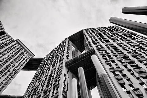 paisaje, edificio, gran angular, arquitectura, exterior del edificio, estructura construida, ciudad, rascacielos, moderno, vista de ángulo bajo, cielo, altura maxima, edificio de oficinas exterior, nube - cielo, día, naturaleza, nadie, ventana, al aire libre, torre, oficina, Distrito residencial, directamente debajo, Distrito financiero, apartamento, 5K, CC0, dominio público, libre de derechos