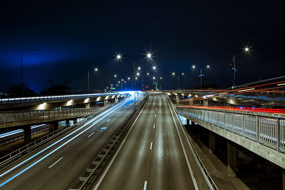 temps, caduc, fotografia, concret, corb, carretera, foto de lapse de temps, cotxes, crear, ratlles lleugeres, temps transcorregut, tren, asfalt, llum, nit, ciutat, transport, trànsit, carrer, velocitat, vespre, cotxe, il·luminat, autopista de carrils múltiples, moviment borrós, escena urbana, viatjar, fosc, mode de transport, pont - estructura feta per l'home, equips d’il·luminació, vida de ciutat, sender lleuger, exposició llarga, moviment, arquitectura, direcció, llum del carrer, estructura construïda, connexió, el camí a seguir, pont, cap gent, perspectiva decreixent, a l'aire lliure, 5K