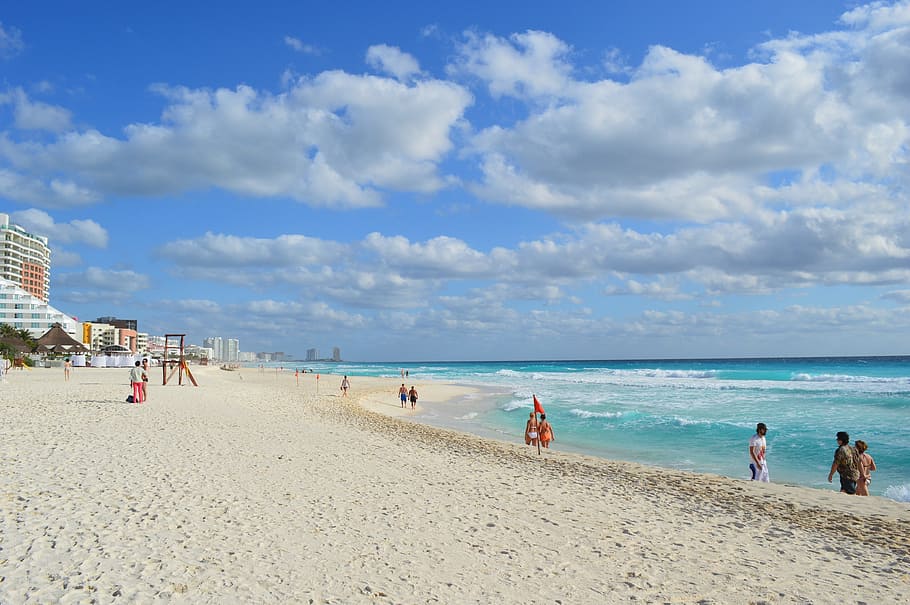 mar, sorra, sol, platja, navega, beira mar, assolellat, terra, cel, aigua, núvol - cel, grup de persones, horitzó sobre l’aigua, persones reals, horitzó, vacances, naturalesa, viatge, dones, festa, activitat d'oci, escenics - natura, dia, a l'aire lliure, 4K