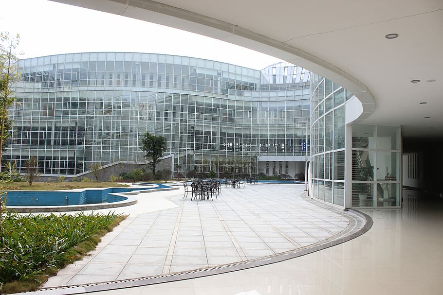 guilin, biblioteca, aprenentatge, llibre, modern, edifici, a l'interior, dia, arquitectura, cap gent, ciutat, estructura construïda, exterior de l'edifici, vidre - material, naturalesa, planta, finestra, transparent, cel, llum solar, transport, oficina, reflexió, a l'aire lliure, exterior d’edifici d’oficines, vidre, luxe, 5K