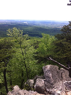 bjerg, udsigt, klipper, landskab, naturskøn, vandring, Skov, grøn, dal, træ, plante, skønhed i naturen, ro, scenics - natur, klippe, rolig scene, natur, vækst, miljø, rock-objekt, grøn farve, himmel, ingen mennesker, dag, solid, ikke-urbane scene, høj vinkel visning, udendørs, 2K, CC0, offentligt domæne, royaltyfrie