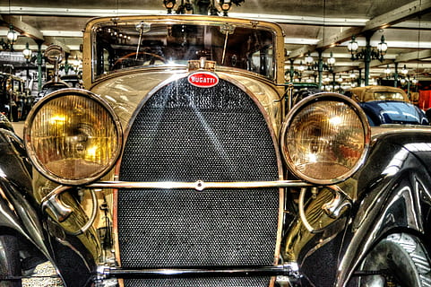 mulhouse, bugatti, vecchi tempi, modo di trasporto, mezzi di trasporto, metallo, veicolo terrestre, faro, veicolo a motore, auto, nessuno, in stile retrò, in casa, brillante, attrezzatura per l'illuminazione, avvicinamento, riflessione, macchina vintage, illuminato, cromo, motociclo, acciaio, lega, color argento, 2K, CC0, dominio pubblico, privo di copyright