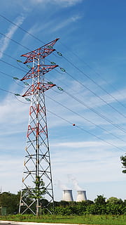 alt voltatge, publicació, piló, cables, electricitat, energia, central, nuclear, loire, línia elèctrica, torre, generació de combustible i energia, cel, cable, blau, tecnologia, piló d’electricitat, poder, indústria, Font d'alimentació, pol, equipament, acer, comunicació, núvol - cel, vista d’angle baix, naturalesa, connexió, planta, cap gent, dia, arbre, alta - alta, estructura construïda, arquitectura, a l'aire lliure, equipament elèctric, 5K, CC0, domini públic, lliure de regalies