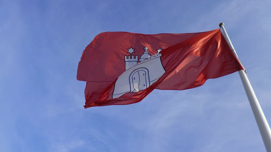 hamburg, flag, blæsende, himmel, miljø, vind, blå, lav vinkel visning, natur, patriotisme, rød, vinke, dag, emotion, ingen mennesker, udendørs, kopiere plads, flyvende, sky - himmel, form, 4K