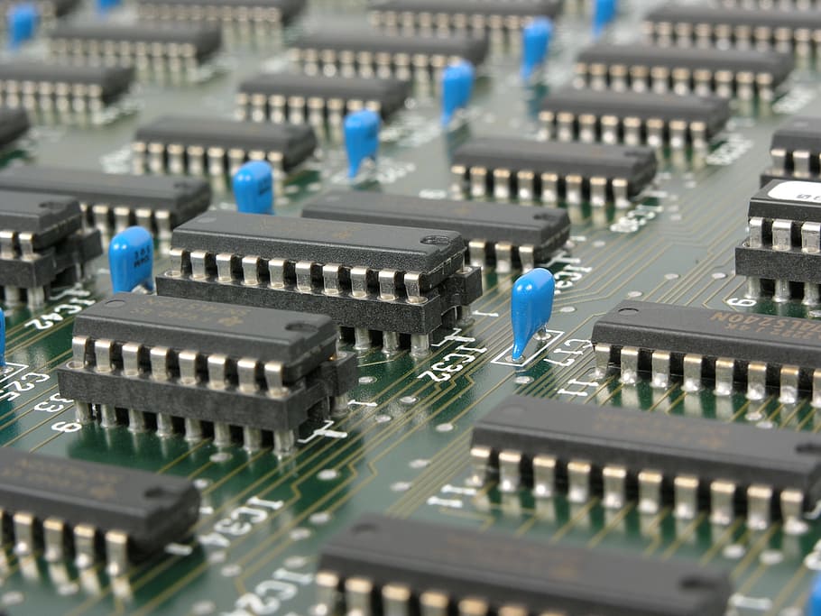 circuit vert, carte mère, électronique, ordinateur, planche, Composants, chips, La technologie, conseil principal, numérique, circuit, Matériel, l'informatique, processeur, portable, équipement, moderne, puce électronique, circuit intégré, lien, la communication, mise au point sélective, Industrie électronique, extérieur du bâtiment, industrie, architecture, personne, structure construite, fermer, vue grand angle, équipement informatique, câble, complexité, circuit imprimé, bleu, puce informatique, 2K