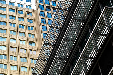 costruzione, Torre, riflessione, architettura, moderno, ufficio, Rotterdam, Olanda, struttura costruita, esterno dell'edificio, finestra, città, nessuno, vetro - materiale, Inquadratura dal basso, giorno, edificio per uffici esterno, all'aperto, modello, fotogramma intero, natura, bicchiere, blu, grattacielo, 4K, CC0, dominio pubblico, privo di copyright