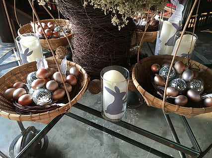 Osterdeko, Dekoration, Ostern, Ostereier, Lebensmittel, Essen und Trinken, Ei, High Angle View, Korb, Container, keine Leute, Tabelle, Frische, Stillleben, Urlaub, drinnen, Osterei, große gruppe von gegenständen, Wahl, gesundes Essen, Variation, Tablett, 4K, CC0, gemeinfrei, lizenzfrei