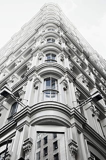 pohledy červů, bílý, budova, nízký, úhlové fotografování, hotel, architektura, pohled zespoda, okno, design, vnější, klasická budova, klasický, perspektivní, exteriér budovy, nízký úhel pohledu, stavba, nebe, nikdo, město, Příroda, den, Dějiny, minulost, architektonický sloup, venku, čisté nebe, balkón, vyšperkovaný, destinace, architektonický prvek, soud, byt, 1080P, CC0, veřejná doména, bez autorských práv