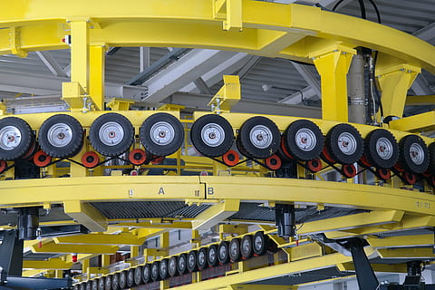 Umleitung, Seilbahn, Gelb, rollen, Räder, Technologie, Industrie, Maschinen, Ausrüstung, Fabrik, Förderband, Metall, keine Leute, Herstellungsausrüstung, Geschäft, Verbindung, Tag, Transportmittel, Landfahrzeug, Transport, Maschinenteil, Kraftstoff- und Stromerzeugung, draußen, Komplexität, Herstellung, industrielle Ausrüstung, Rad, Fließband, Metallindustrie, 5K, CC0, gemeinfrei, lizenzfrei