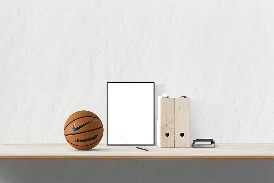 Červené, Černá, nike basketbal, hnědý, dřevěný, lavice, plakát, maketa, zeď, falešný, obrázek, interiér, rám, technologie, nástěnný prvek, kopie prostor, uvnitř, nikdo, dřevo - materiál, sdělení, spojení, stůl, bílá barva, stálý život, architektura, počítač, bezdrátové technologie, domácí interiér, stavba, absence, 5K