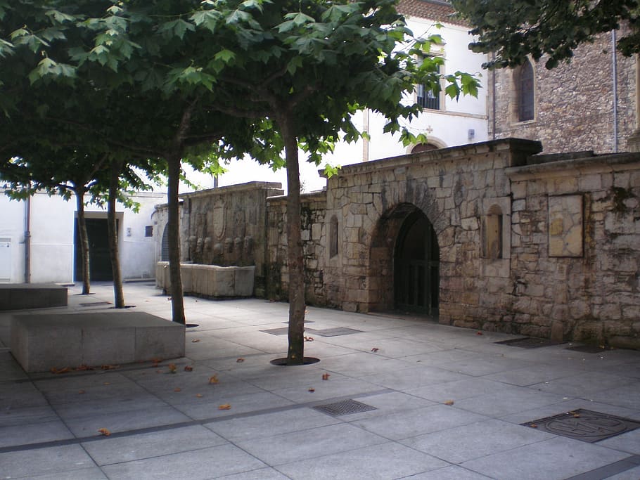 fonte, città, acqua, architettura, plaza, città, acqua, turismo, pietra, costruzione, Spagna, avilés, albero, storia, esterno dell'edificio, nessuno, struttura costruita, arco, pianta, giorno, natura, il passato, vecchio, religione, Palma, credenza, all'aperto, sentiero, parete, cortile, pavimentazione in pietra, 2K