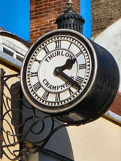 senas laikrodis, laikrodis, laikas, senas, retro, Senovinis, valandą, minutė, derliaus, veidas, balta, terminas, surinkti, klasikinis, dizainas, ratą, numeris, metalo, skaičiavimas, antra, romėnų, verslą, amžiaus, skaitmenys, juoda, stilius, apdaila, pastatyta struktūra, architektūra, pastato išorė, nėra žmonių, dieną, komunikacijos, tekstą, sienų kūrimo funkcija, sienos, miestas, pastatas, plytų siena, plytų, tikslumas, žemas kampo vaizdas, romėnų skaitmenys, saulės šviesa, pobūdį, laikrodžio veidas, minutės ranka, 2K, CC0, Viešasis domenas, nemokamai