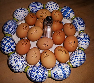 egg, påske, skala, morsom, eggeskall, mat, mat og Drikke, innendørs, stilleben, kunst og Håndverk, velvære, stor gruppe gjenstander, ingen folk, nærbilde, dyr egg, kreativitet, friskhet, spise sunt, høy vinkel visning, sårbarhet, overflod, variasjon, gruppe av objekter, 4K, CC0, offentlig domene, opphavsrett gratis