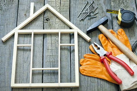 rouge, traité, pinces, gants, http www, rmxconstruction, com toiture, html, bois - matériau, outil de travail, personne, extérieur du bâtiment, journée, en plein air, fermer, directement au-dessus, équipement, table, à l'intérieur, vue grand angle, Cadre, Nourriture et boisson, nature morte, marteau, outil à main, forme, outil, brosse, planche, plateau, 1080P, CC0, domaine public, libre de droits